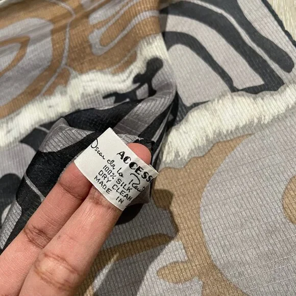 Accessory Street Oscar de la Renta Pattern Silk Scarf - Picture 3 of 4